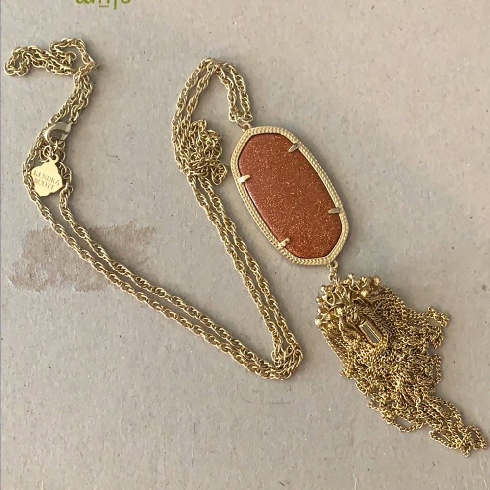 Kendra Scott necklace